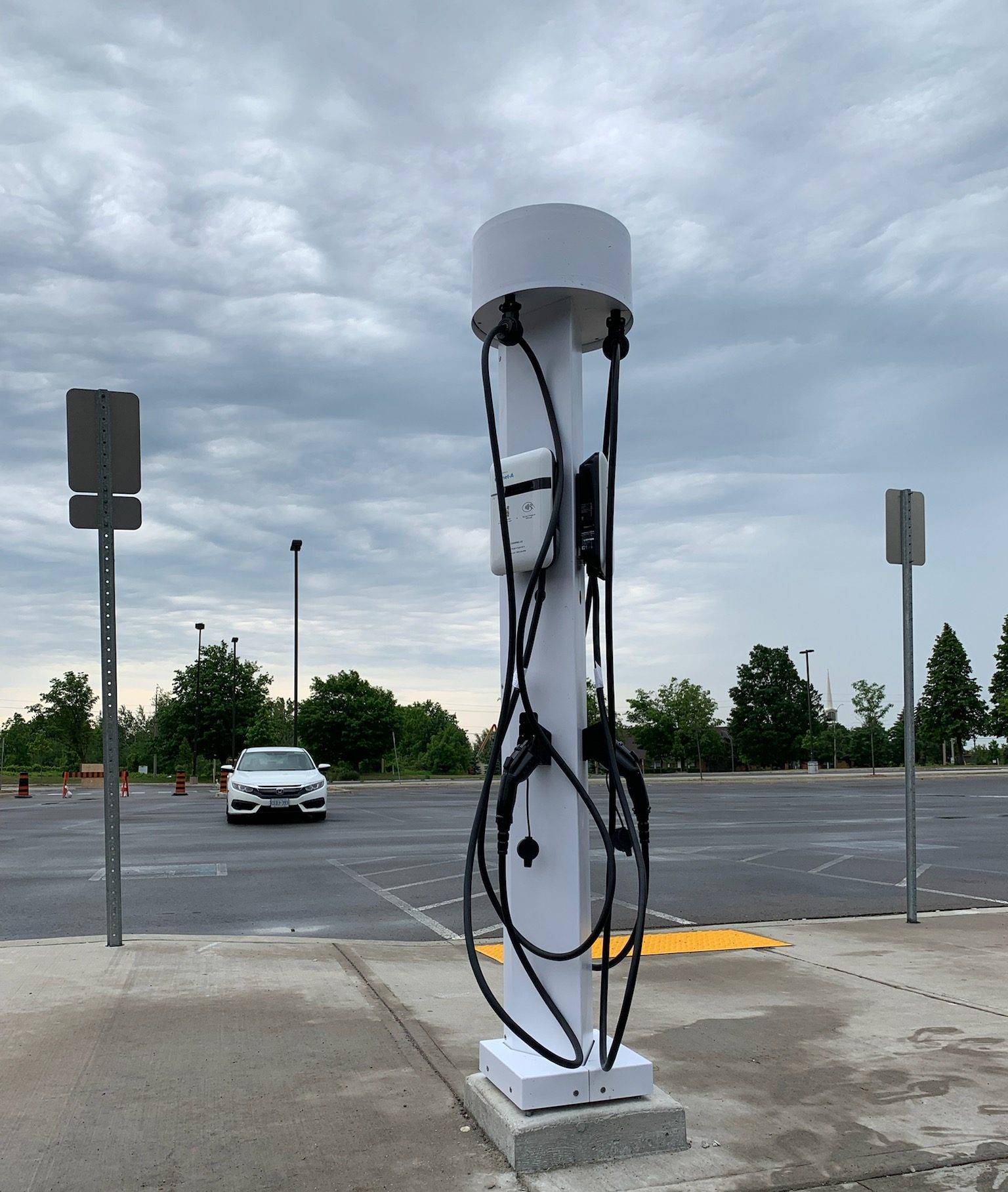 Monolith™ 80" Universal Pedestal